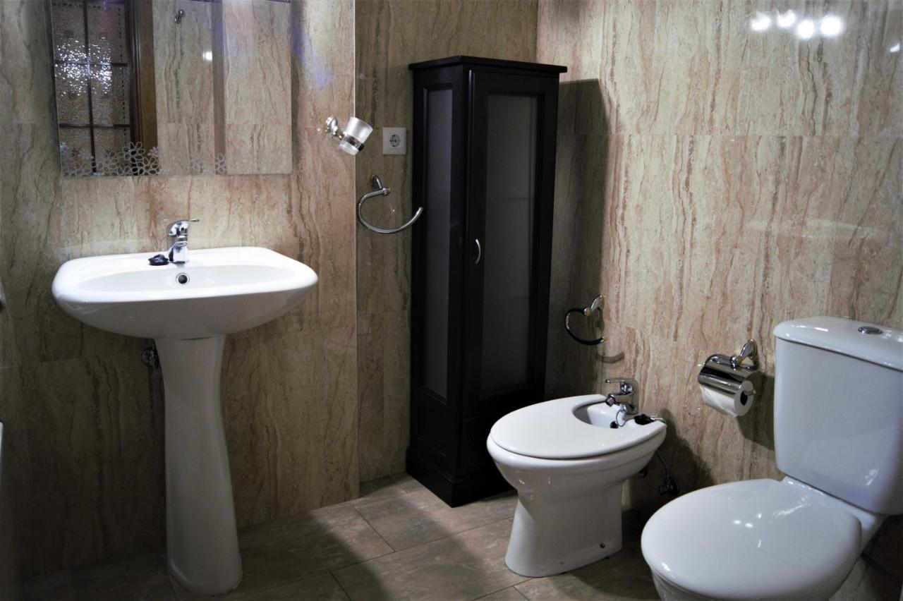 Amplio Piso 8 Mts Mezquita - Wifi - A/C - Parking コルドバ エクステリア 写真