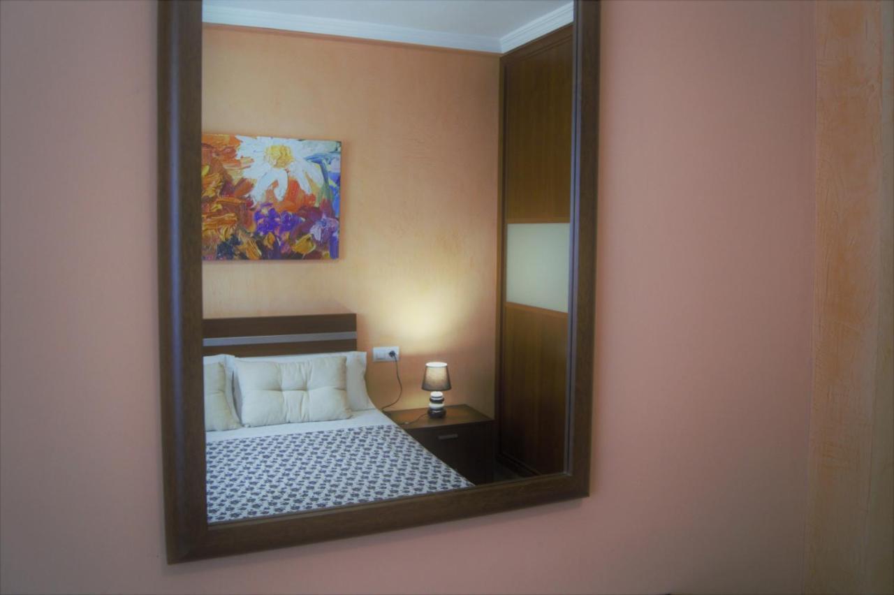 Amplio Piso 8 Mts Mezquita - Wifi - A/C - Parking コルドバ エクステリア 写真